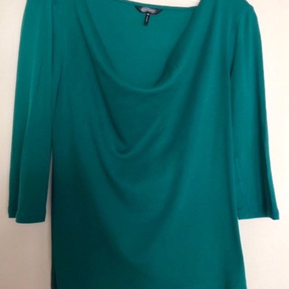 nice green knit top with 3/4 sleeves